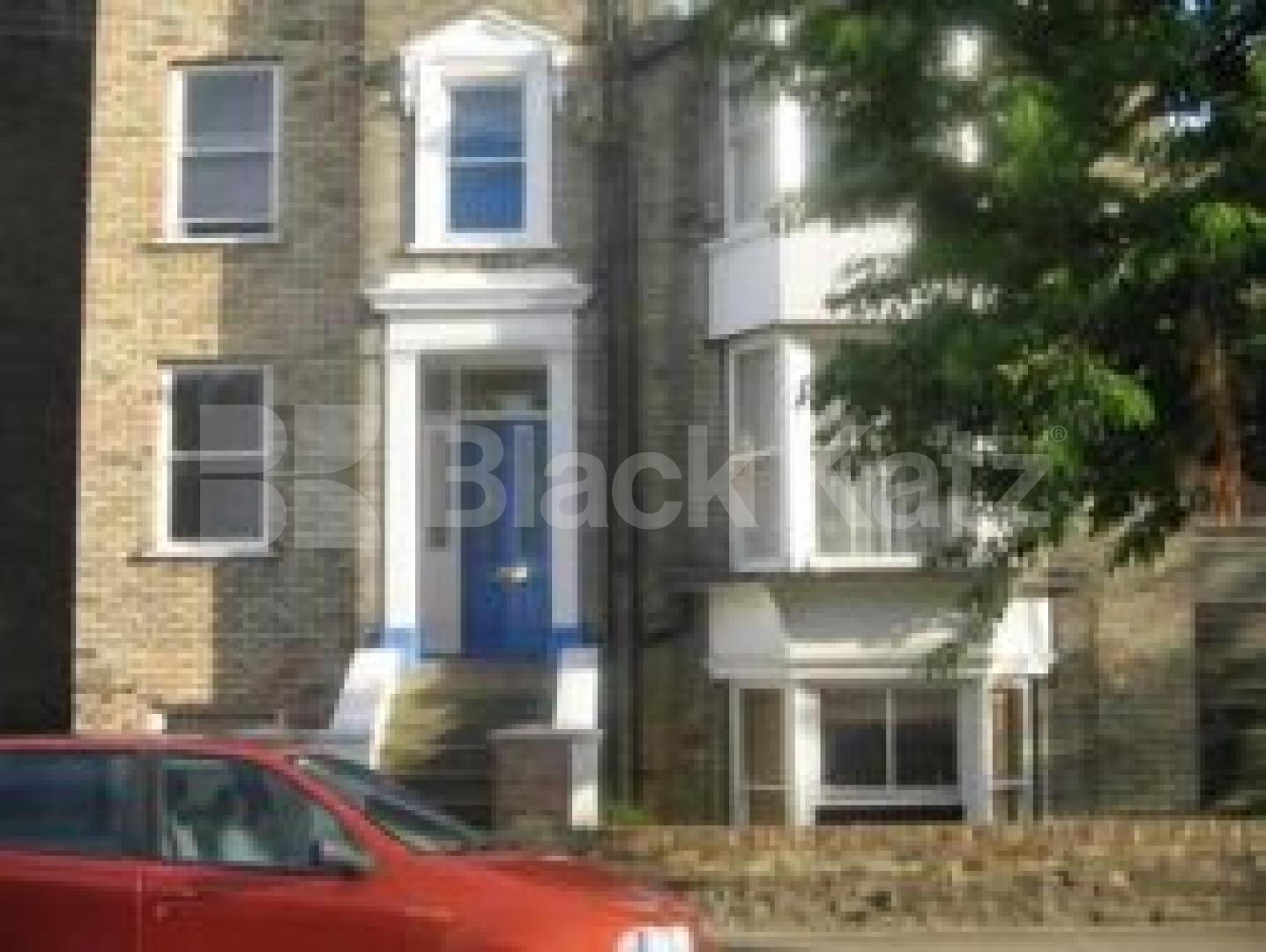 			1 Bedroom, 1 bath, 1 reception Semi-Detached House			 Canning Cresent, Wood Green